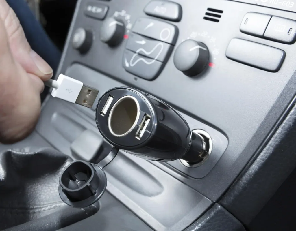 Zigarettenanzünder Steckdose mit 2 USB Steckdosen