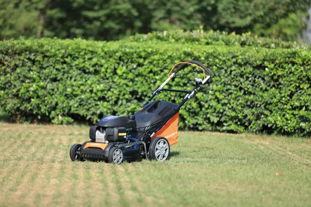 Benzin-Rasenmäher GM H46A - Honda GCV145 Motor mit Radantrieb, Digitaldisplay, 46 cm Schnittbreite bis zu 1800 m² Rasen