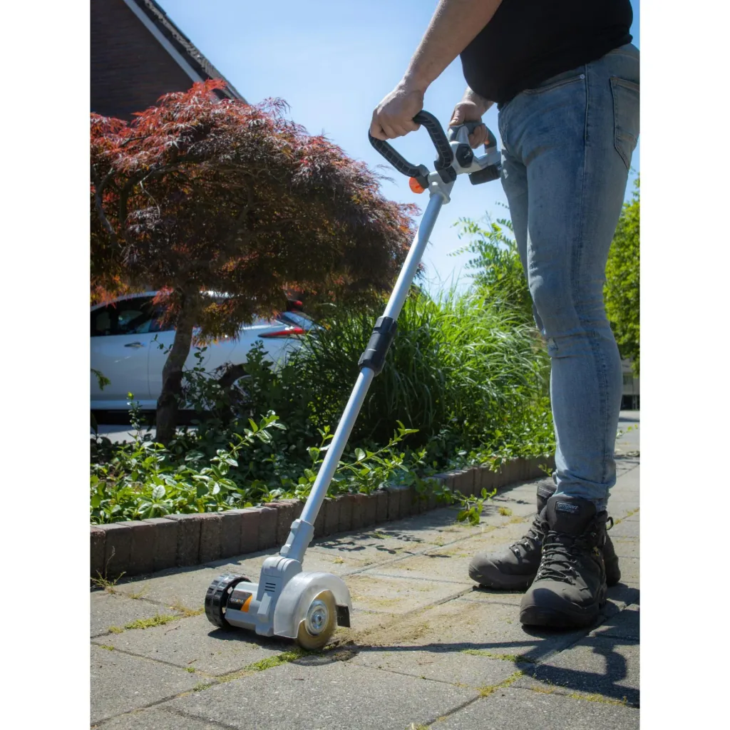 COMBIDEAL - 18 V Fugenbürste Unkrautbürste mit 2,0 Ah Akku und 2,4 Ah Ladegerät | Maxxpack | Drahtlos