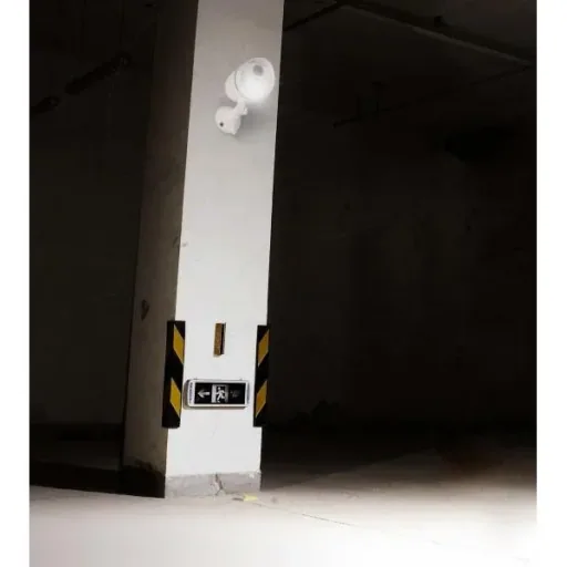 HD-Außenkamera mit LED-Licht und Bewegungserkennung weiß