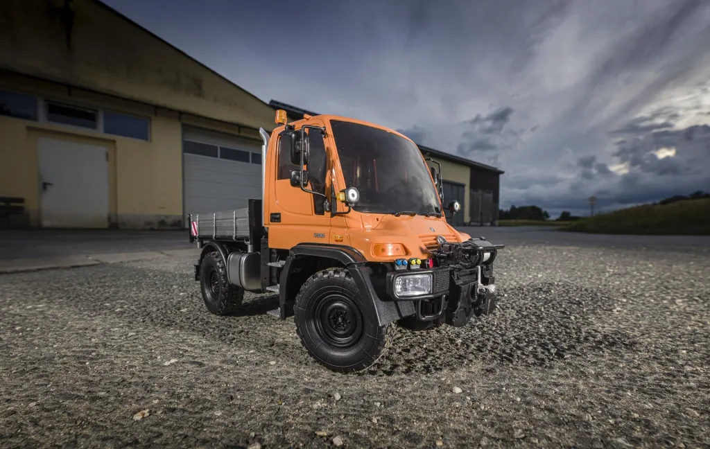 Fahrzeug MB Unimog U300 2.4 G 100 % RTR orange 1:12