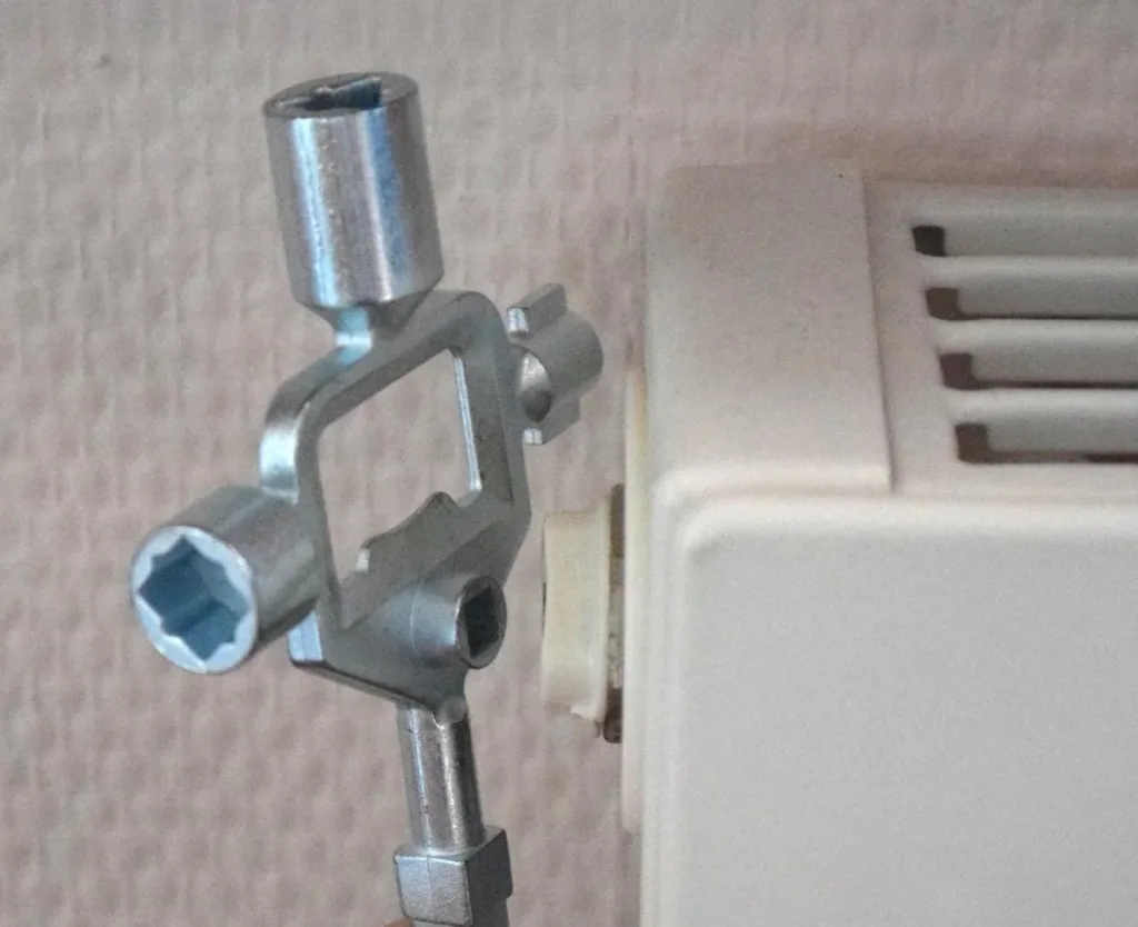Handwerkerschlüssel mit 13 Funktionen