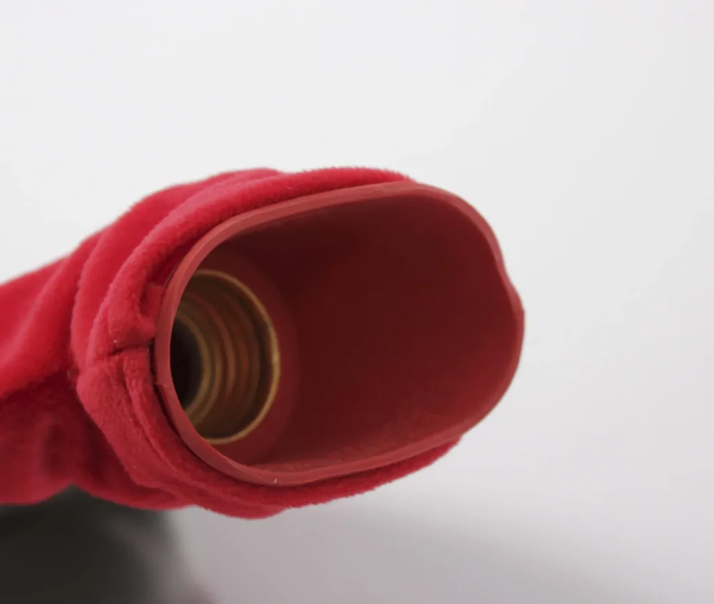 Nackenwärmflasche mit breitem Trichter