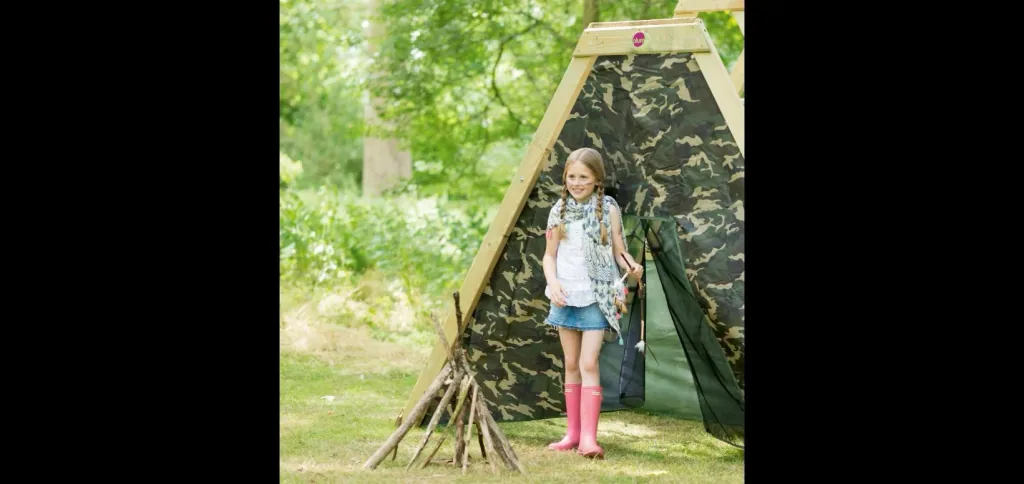 Holz Kletterpyramide mit Doppelschaukel, Outdoor-Kletterpyramide, Holz, Kletterwand, Kletternetz, Rutsche, natur