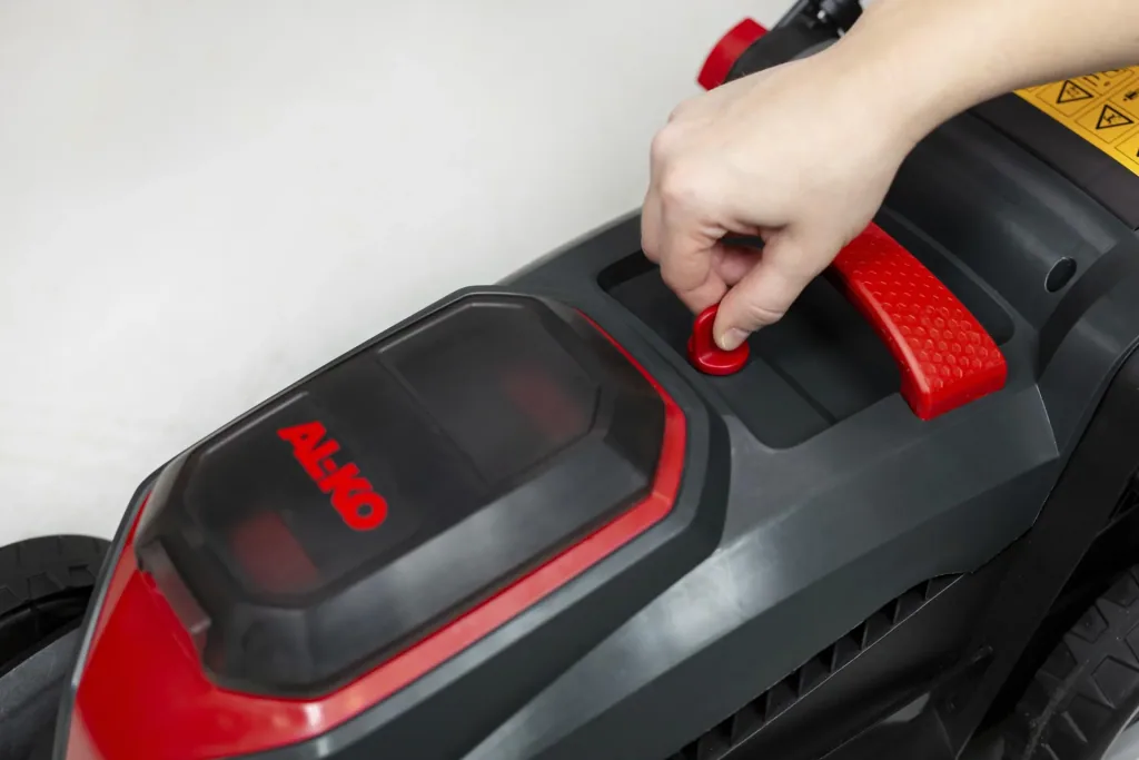 BOSCH HOME AND GARDEN COMPATIBLE Akku-Rasenmäher 32.1 Li - inkl. 2 Akkus und Ladegerät