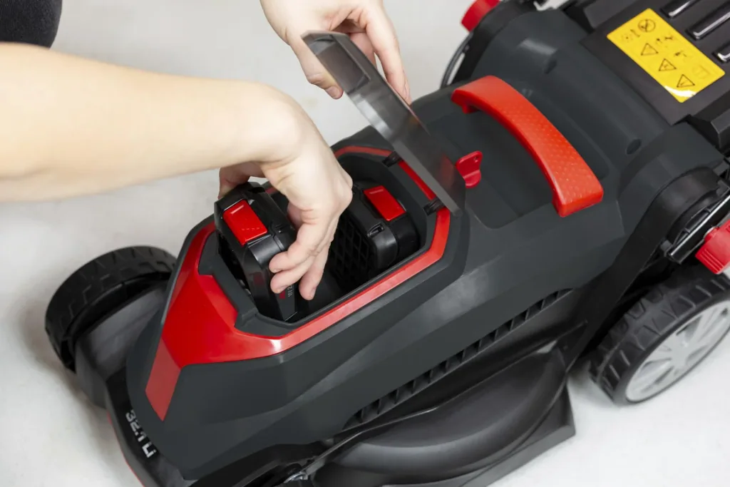 BOSCH HOME AND GARDEN COMPATIBLE Akku-Rasenmäher 32.1 Li - inkl. 2 Akkus und Ladegerät
