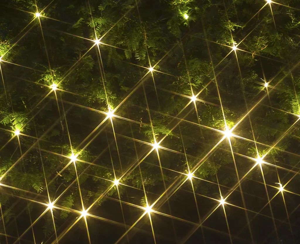 Batteriebetriebenes Lichternetz mit 200 warmweißen LEDs, 3 x 3 Meter