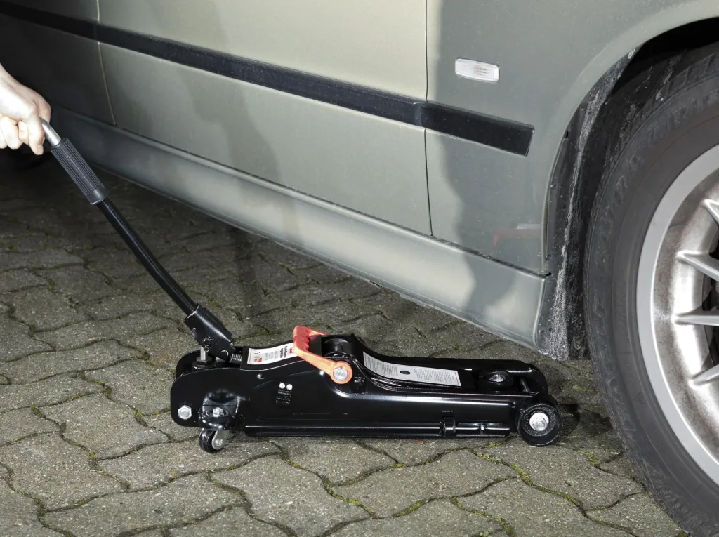 Flach - Rangierwagenheber 2,25 t - mit LED-Licht