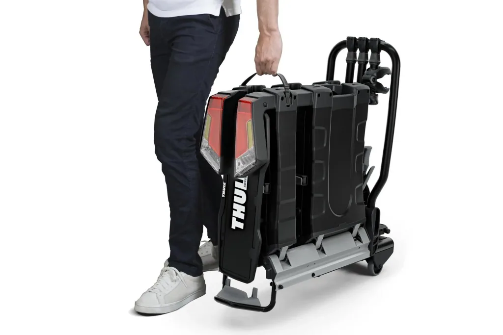 Fahrradträger EasyFold XT 3 Black Edition für drei Fahrräder inkl. Auffahrschiene, Aufbewahrungstasche und Felgenschutzadapter