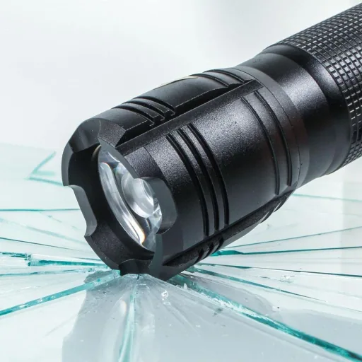 Tactical Hochleistungs-Taschenlampe Agent 1.2FT 5 Watt mit Schocklicht