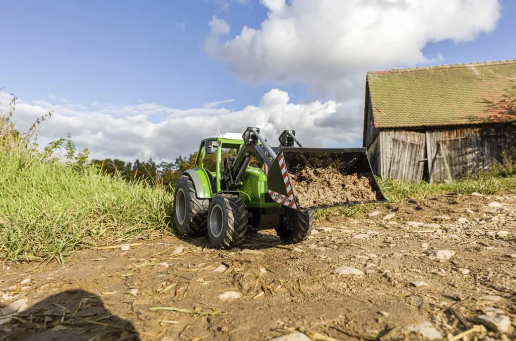 RC Traktor mit Frontlader 2.4 G 100 % 1:16