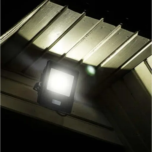 VT-138S LED-Flutlicht mit Sensor - 30 W - 2340 Lm - 3000K - Schwarz