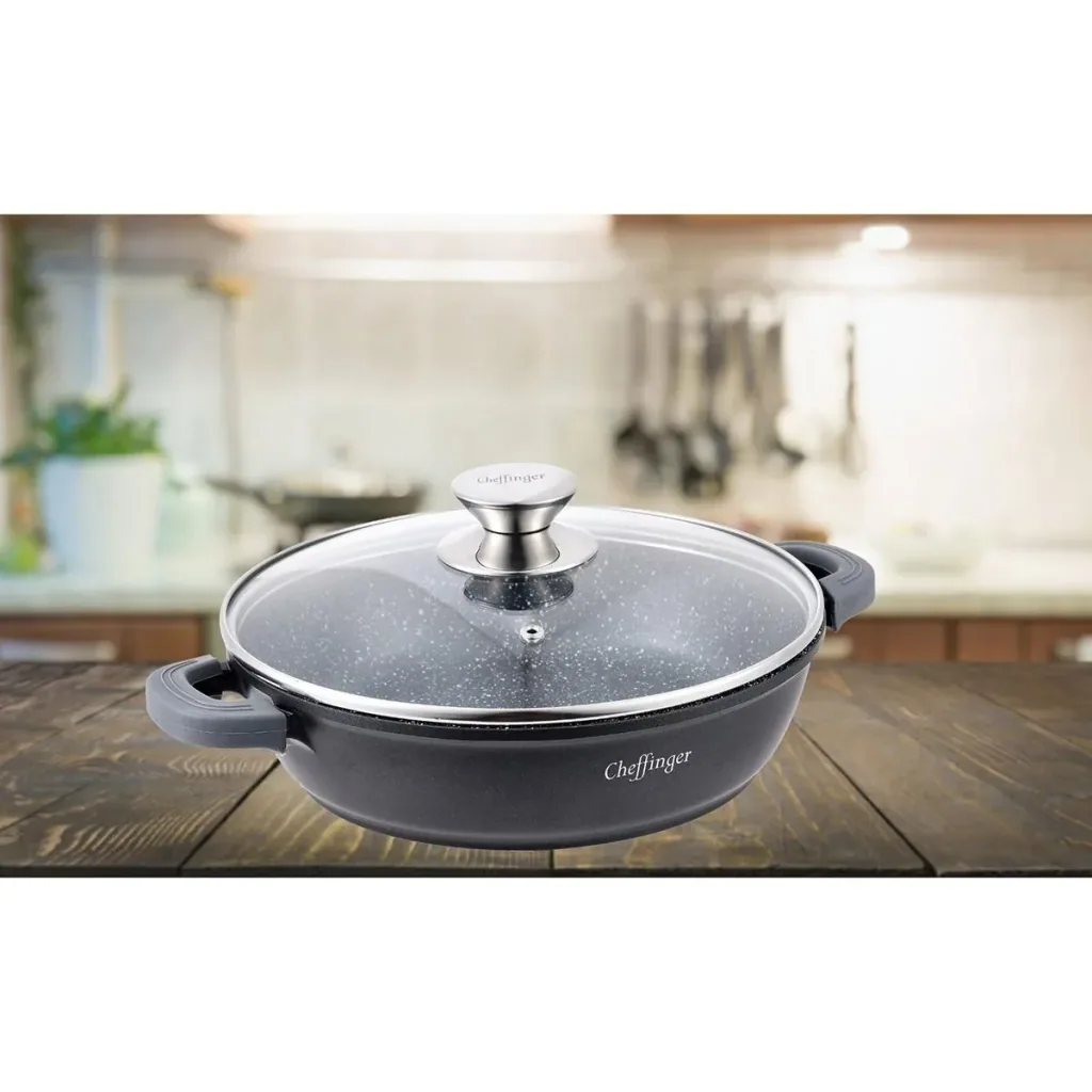 Cheffinger Schmortopf / Niedrige Pfanne / Serviertopf - Marmorbeschichtung - mit abnehmbaren Silikongriffen - SS - 24cm
