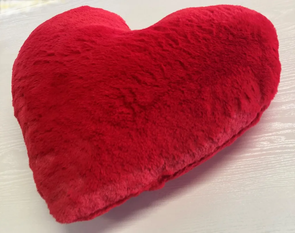 Kissen herzförmig in Rot