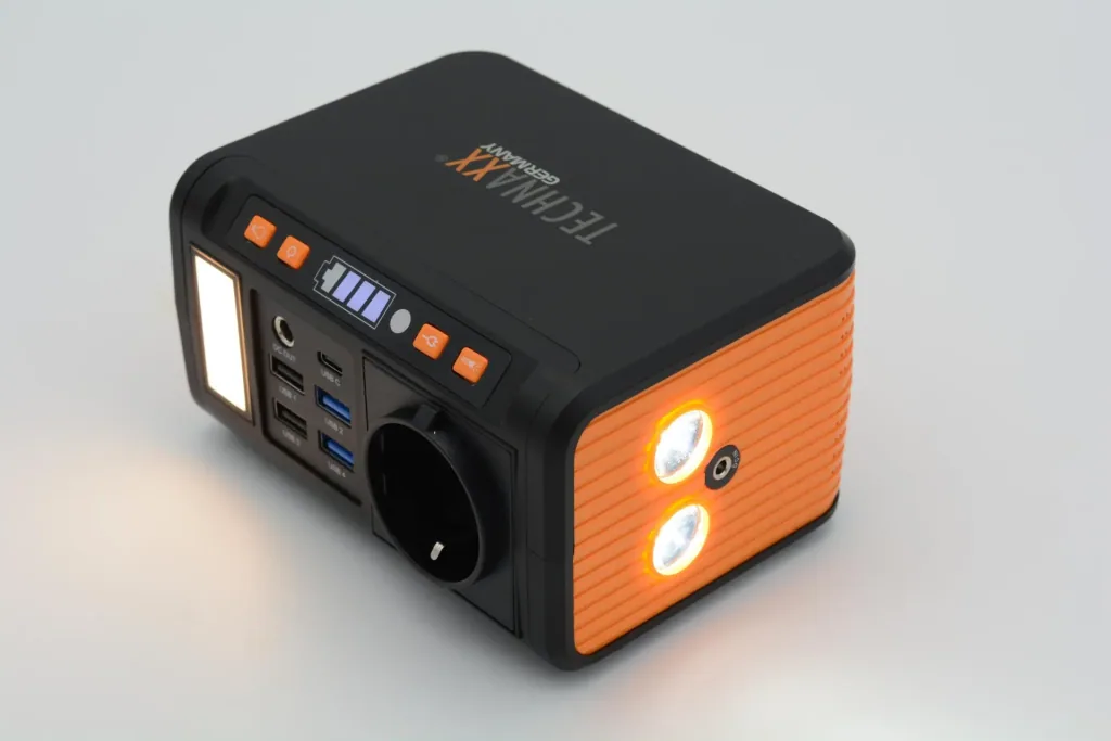 Mini-Powerstation mit 220V Steckdose