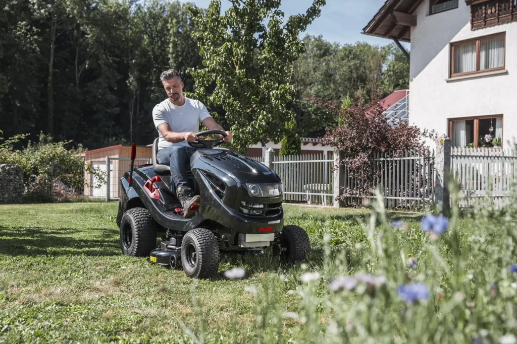 Benzin-Rasentraktor Easy 15-93.2 HD-A - 2 in 1 Funktion