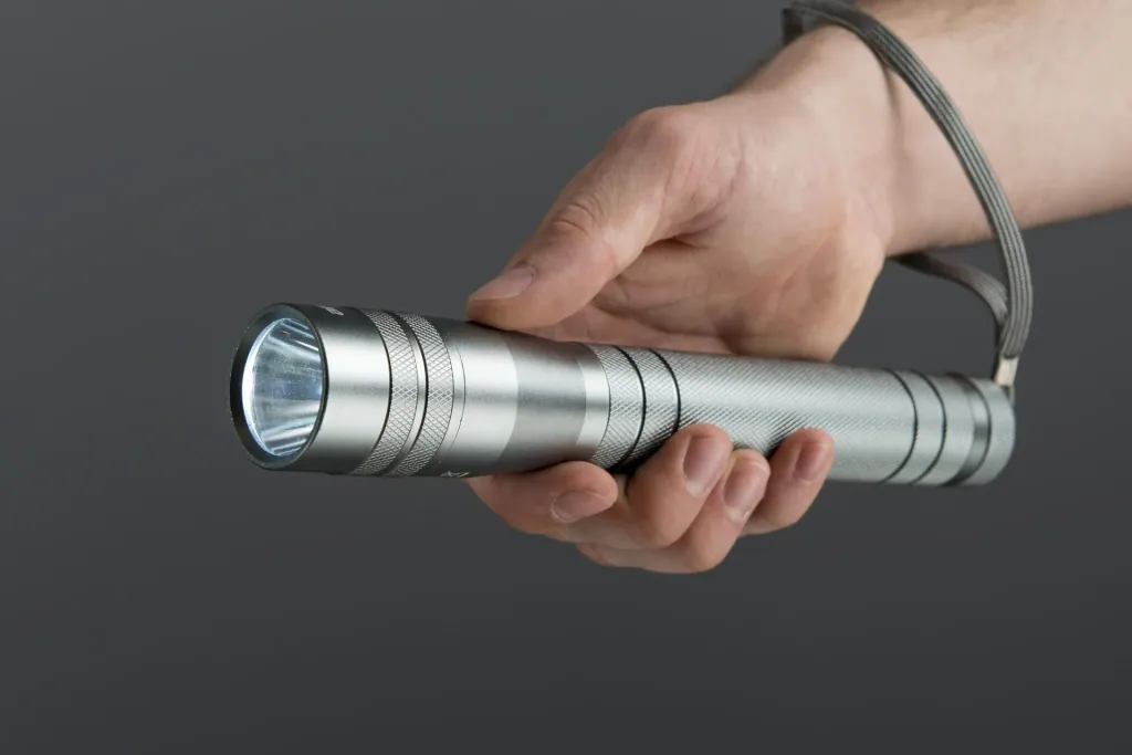 LED Taschenlampe - 10 Watt, 700 lm, stoßfest und wasserabweisend, silber-anthrazit