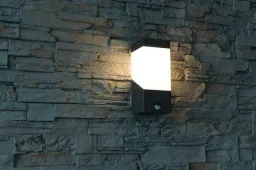 Wandleuchte MADELEINE mit Sensor anthrazit, für den Innen- und Außenbereich