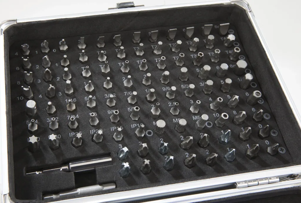 Akkuschrauber 3,6 V Li-Ion mit 101-teiligem Bitsatz
