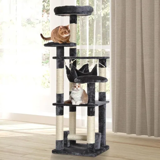Katzenbaum mit Hängematte