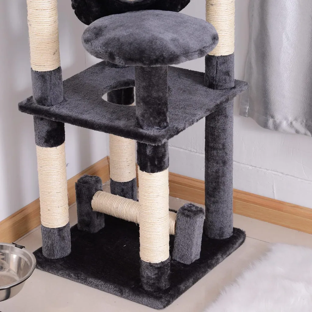 Katzenbaum mit Hängematte