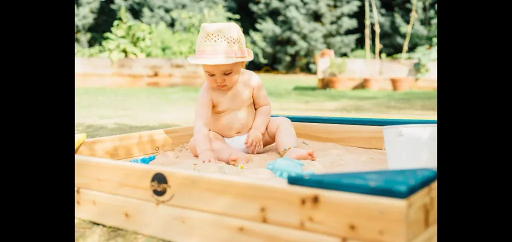 Sandkasten aus Holz mit Aufbewahrungsbox, Outdoor-Sandkasten für Kinder aus Holz, Sitzbank, Sitzecke, bunt