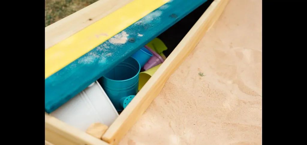 Sandkasten aus Holz mit Aufbewahrungsbox, Outdoor-Sandkasten für Kinder aus Holz, Sitzbank, Sitzecke, bunt