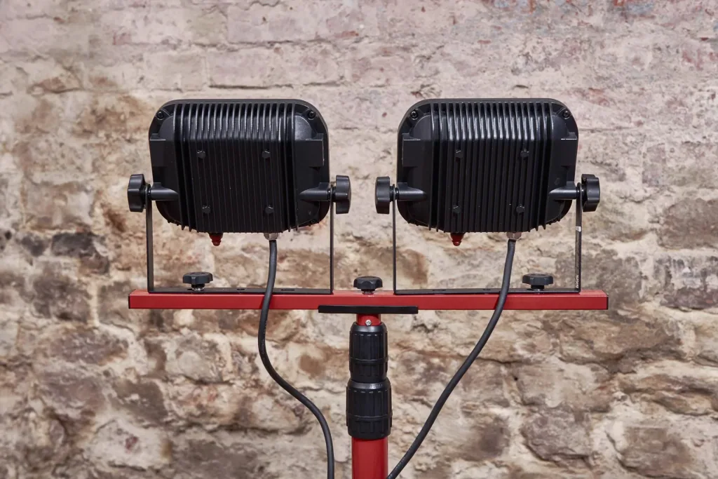 LED Stativfluter für den Innen- und Außenbereich mit 2 x 22 Watt