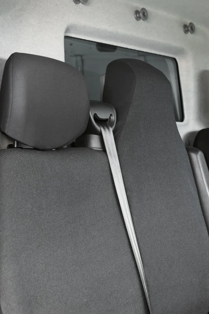 Passform Sitzbezüge aus Stoff für Opel Movano, Renault Master und Nissan Interstar ab BJ 04/2010 bis 2014