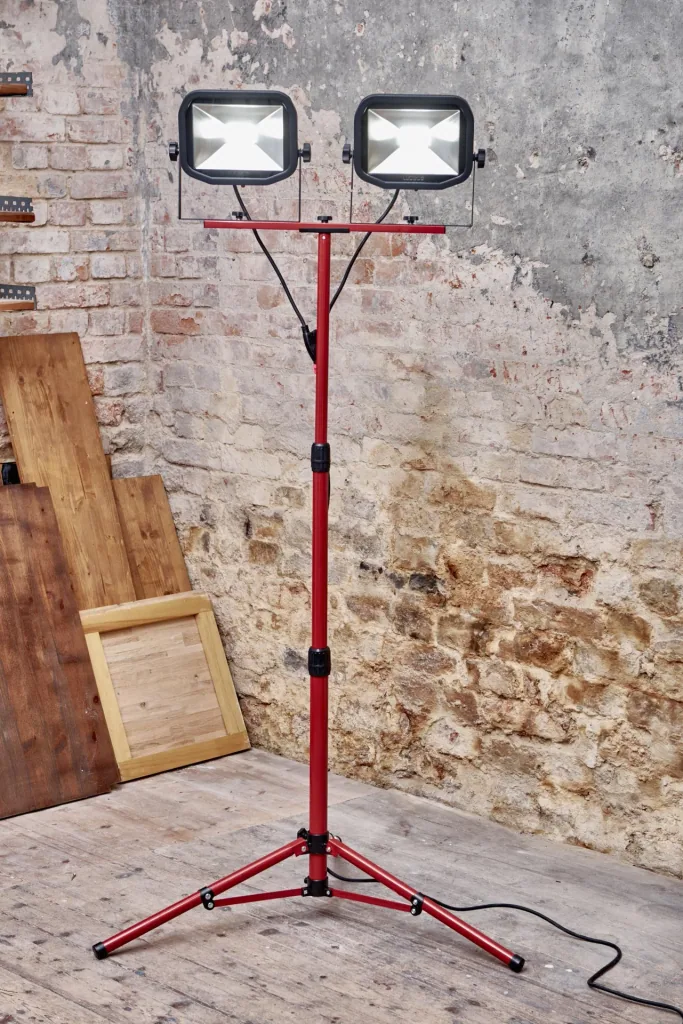 Stativstrahler 2 x 3000 Lumen 5000 K 3 m Kabel Y - Verbindung