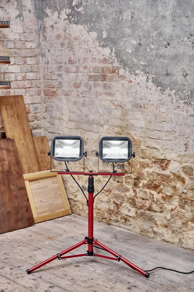 Stativstrahler 2 x 3000 Lumen 5000 K 3 m Kabel Y - Verbindung