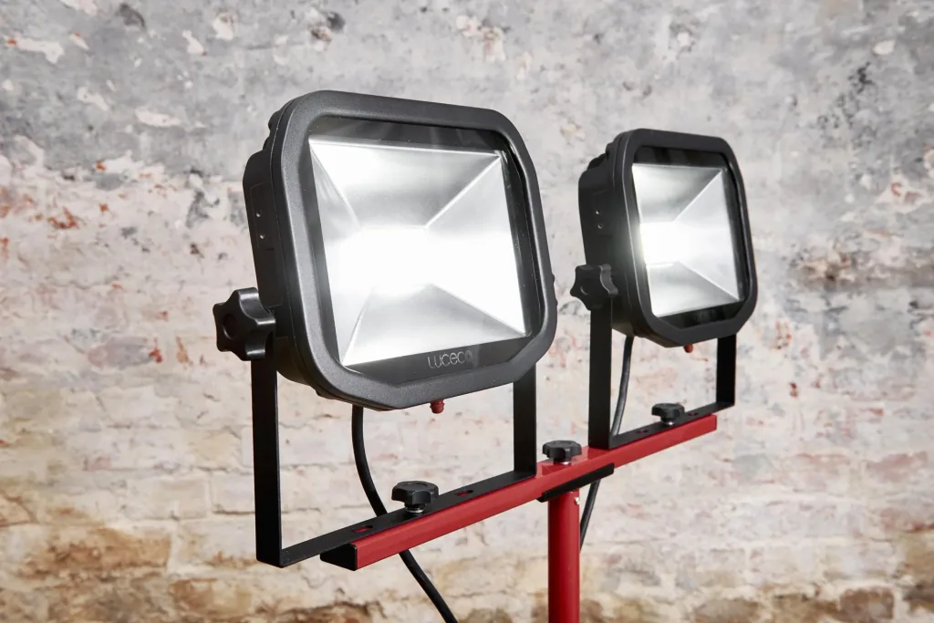 Stativstrahler 2 x 3000 Lumen 5000 K 3 m Kabel Y - Verbindung
