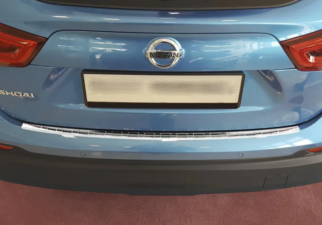 Ladekantenschutz Edelstahl für Nissan Qashqai - Baujahr 3/2017 >