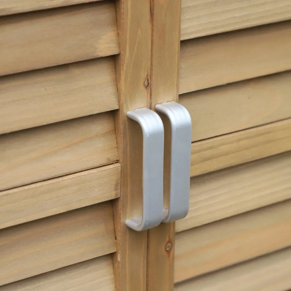 Geräteschrank mit Lamellentüren