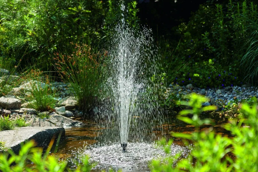 Wasserpumpe "Marino" mit Trockenlaufschutz, Sprinkler und Steigrohren, 2000l/h