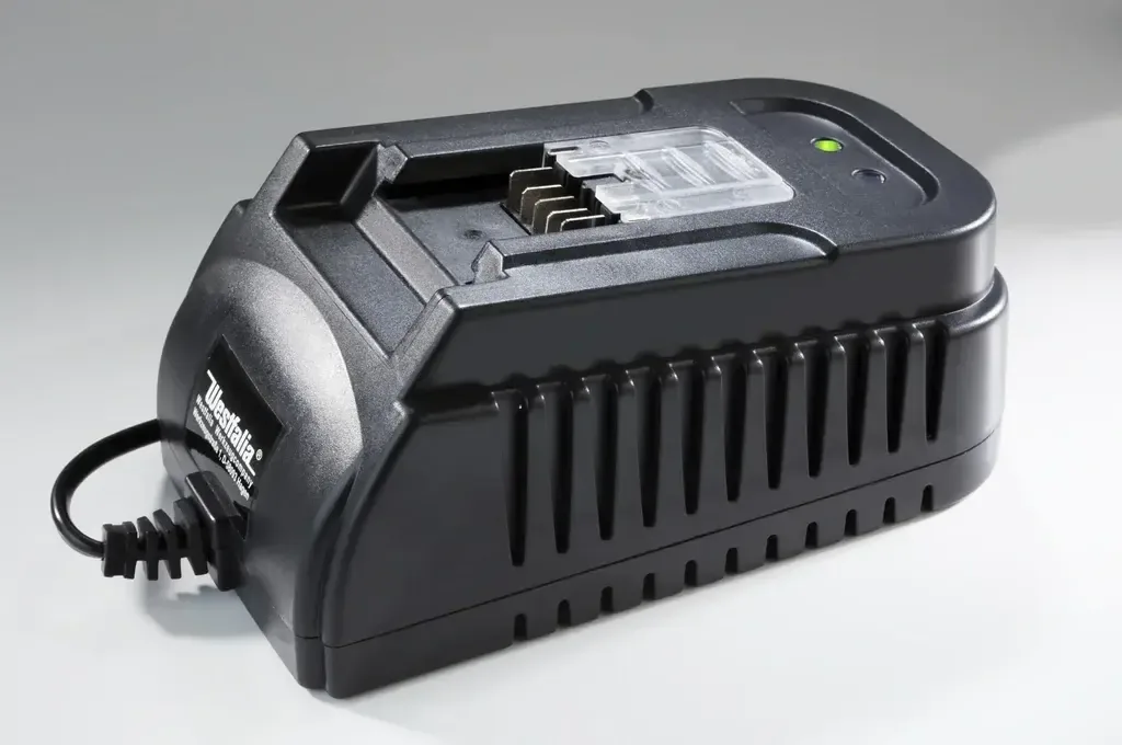 Cordless Multi-Tool AMFW18 18 V Li-Ion Set (2,0 Ah Akku + Ladegerät)
