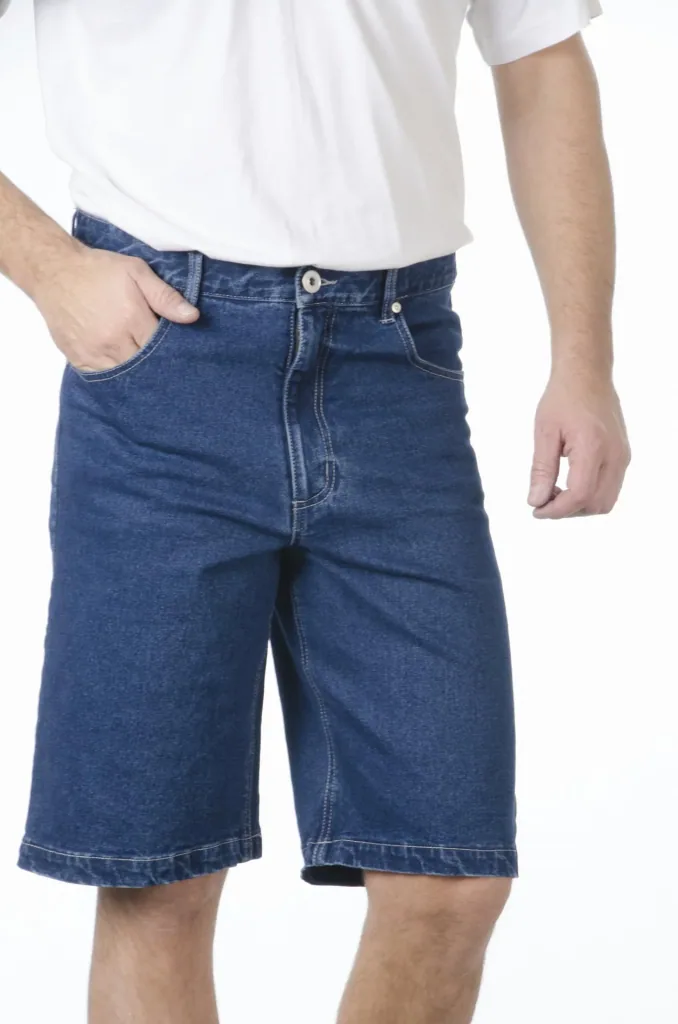 Jeans Shorts, bluestone, mit 2 Reißverschluss Gesäßtaschen, Gr.48