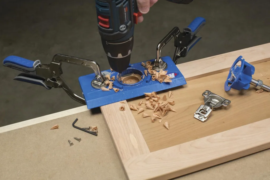 Scharnier-Bohrschablone