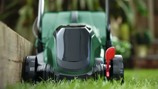 Akku-Rasenmäher City Mower 18V-32-300: 1x Akkupack PBA 18V 4.0Ah W-C, Ladegerät