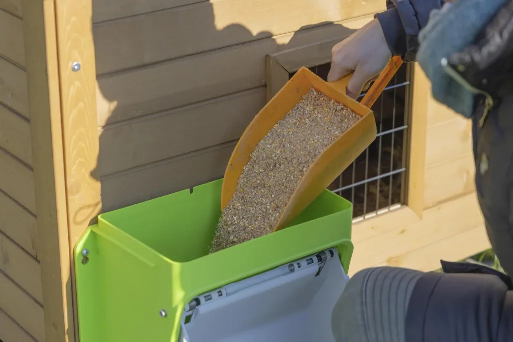 SmartCoop Futterautomat mit  Schutzklappe, 7,5 kg