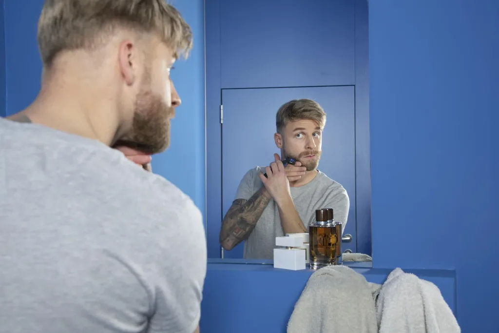 Rasierer für Gesicht und Körper, Bart-Styler. Trockenrasur
