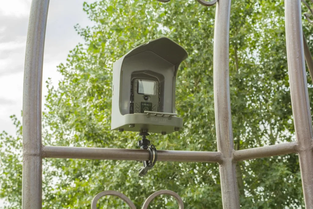 Full HD Kamera für Vögel- und Kleintierbeobachtung mit PIR Sensor, Mikrofon und Lautsprecher
