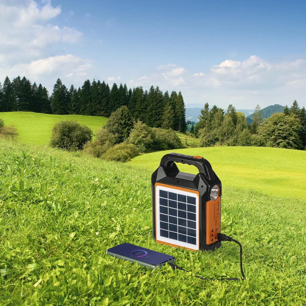 Solar-Generator Kit mit eigenem Solarpanel, Radio und Lautsprecher, 10000mAh schwarz/orange