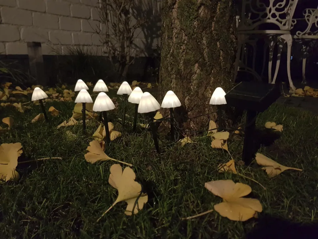 Solar-Lichterkette "Pilz", mit 20 warmweißen LEDs