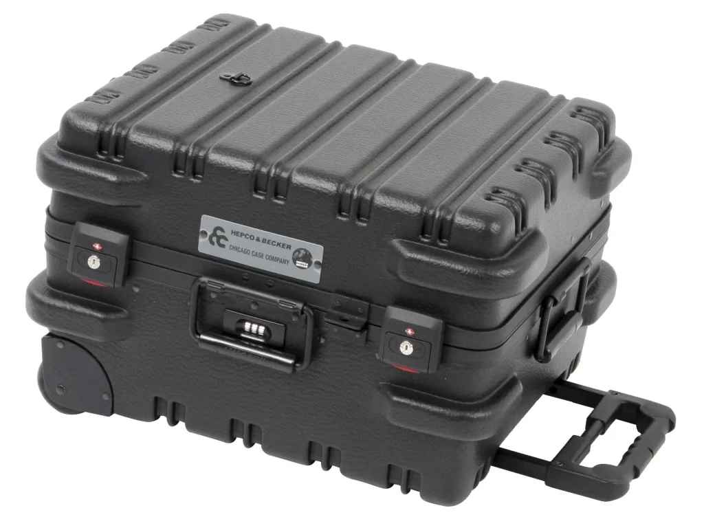 Werkzeugkoffer CHICAGO CASE 5530, 53 Liter, bruchsicher mit integriertem Rollensystem