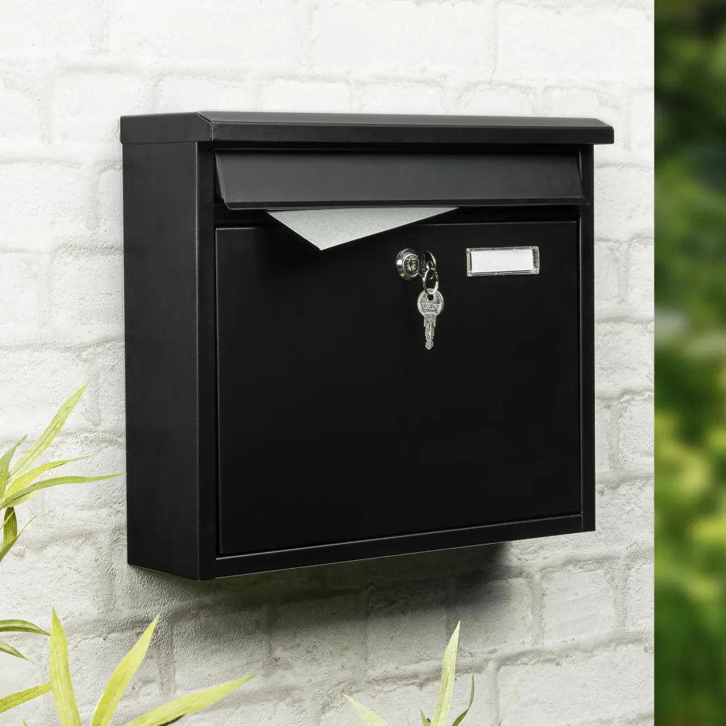 Briefkasten aus Metall, schwarz