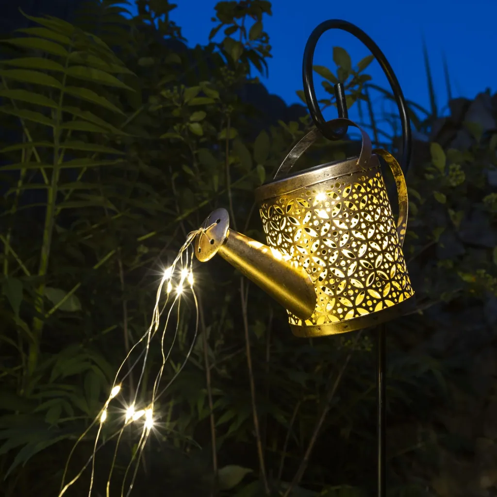 LED-Solar Gießkanne mit Lichterkette