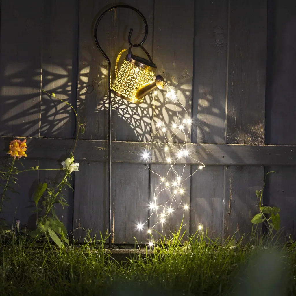 LED-Solar Gießkanne mit Lichterkette