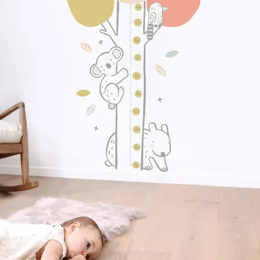 Lilipinso Wandsticker Messlatte Baum mit Koala grün koralle