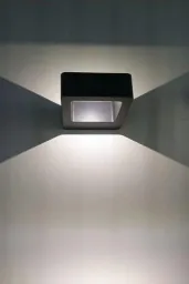 LED Wandleuchte JUNA, 6 Watt, 380 lm, warmweiß, für den Innen- und Außenbereich